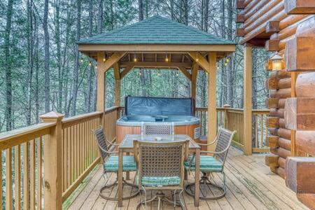 The Great Escape - Min From Parkway With Hot Tub Villa Gatlinburg Bagian luar foto