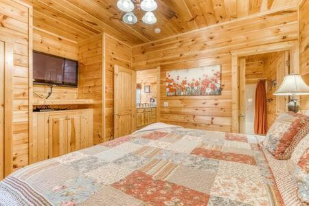 The Great Escape - Min From Parkway With Hot Tub Villa Gatlinburg Bagian luar foto