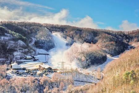 The Great Escape - Min From Parkway With Hot Tub Villa Gatlinburg Bagian luar foto