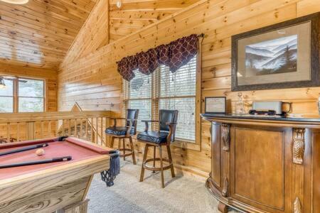 The Great Escape - Min From Parkway With Hot Tub Villa Gatlinburg Bagian luar foto