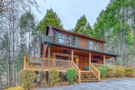 The Great Escape - Min From Parkway With Hot Tub Villa Gatlinburg Bagian luar foto